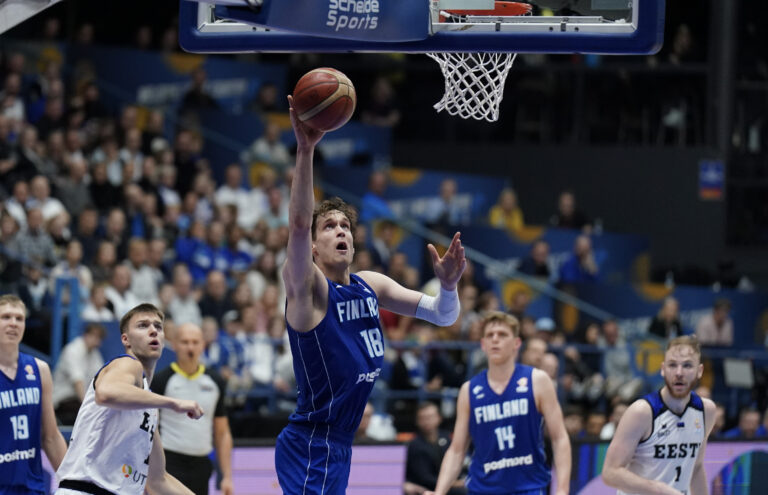 Susijengi rynni ryhtiliikkeen jälkeen Virolta karkuun