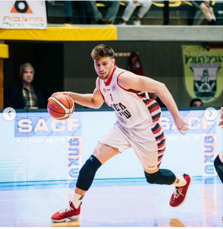 Miron Ruina on pelannut kaikissa Israelin nuorten maajoukkueikäluokissa. Kuva: Karhu Basket