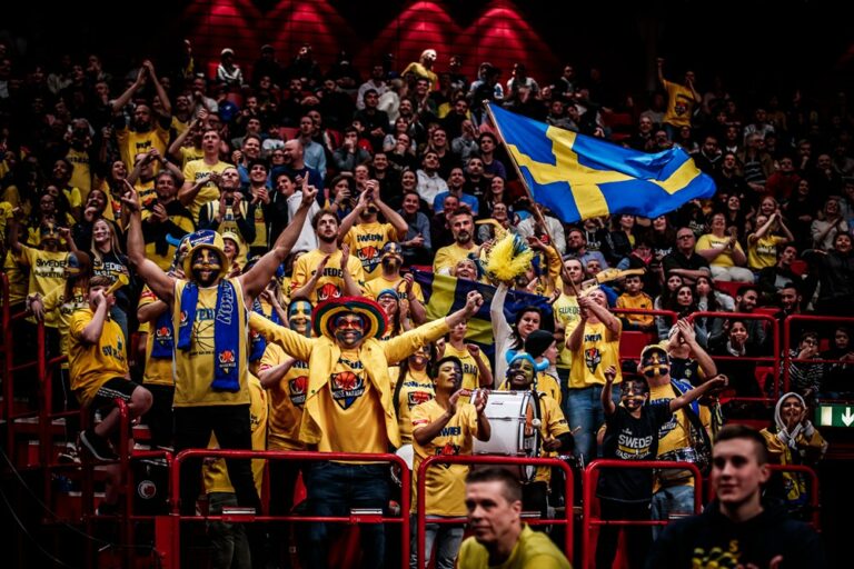 Ruotsin ja Susijengin MM-karsintaottelu täyttää Globenia hyvää vauhtia