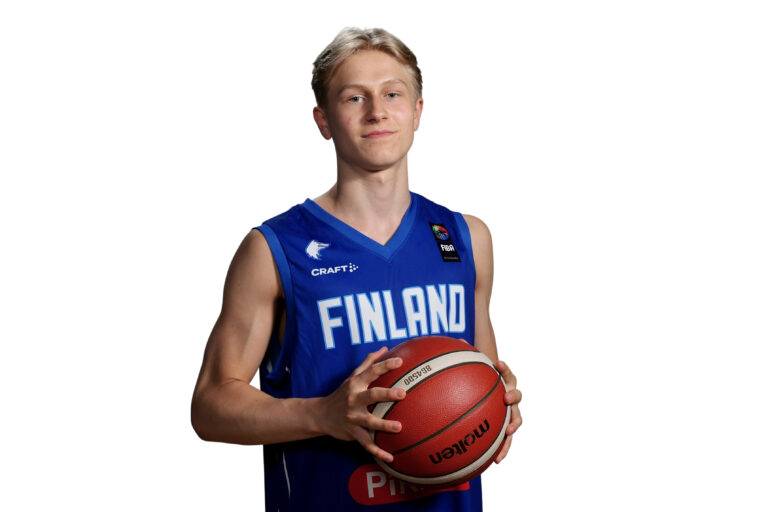 Suomen 18-vuotiaiden poikien kolmas PM-kisojen peli Viroa vastaan