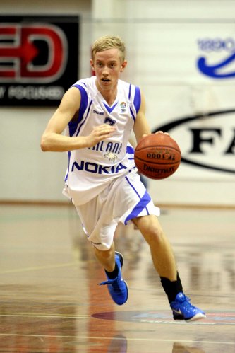 Kalle Naapi Basketball Without Borders – leirille
