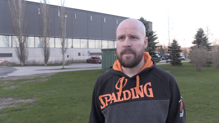 Karhu Basketin Jussi Laakso: ”Saloon tullaan takaisin 1–1-tilanteessa”