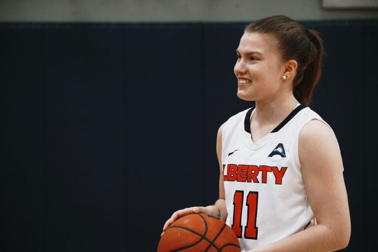 Nenna Lindström siirtyy ensi kaudeksi Liberty Universityyn