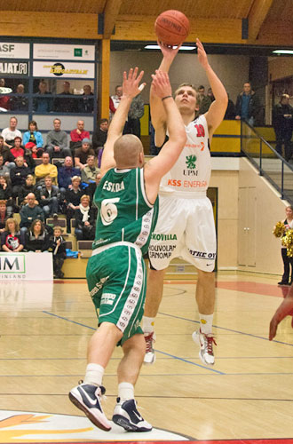 Kouvot niukasti parempi Kymenlaakson derbyssä