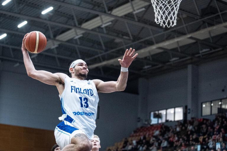 Olivier Nkamhoua laittaa hyvän kiertämään – ”Mahdollisuus antaa vähän takaisin”