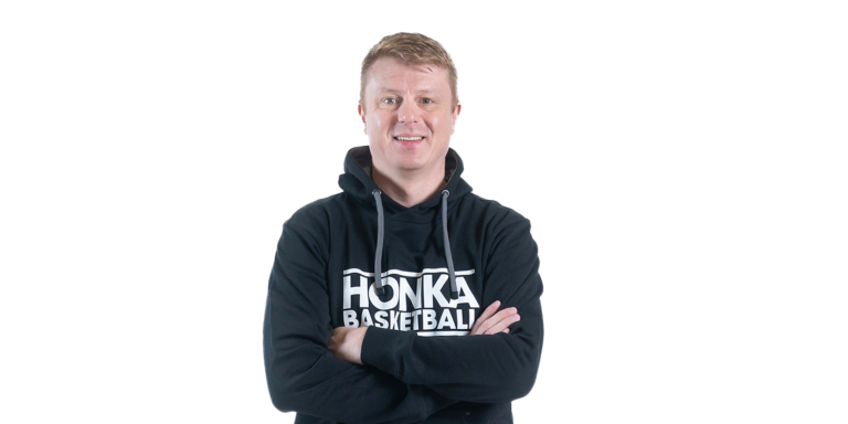 Niko Nyholm ja Reetta Piipari jatkavat Hongan naisten Korisliiga-joukkueen valmentajakaksikkona
