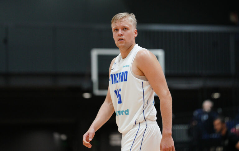 Okko Järvi Seagullsin takalinjoille kaksivuotisella sopimuksella