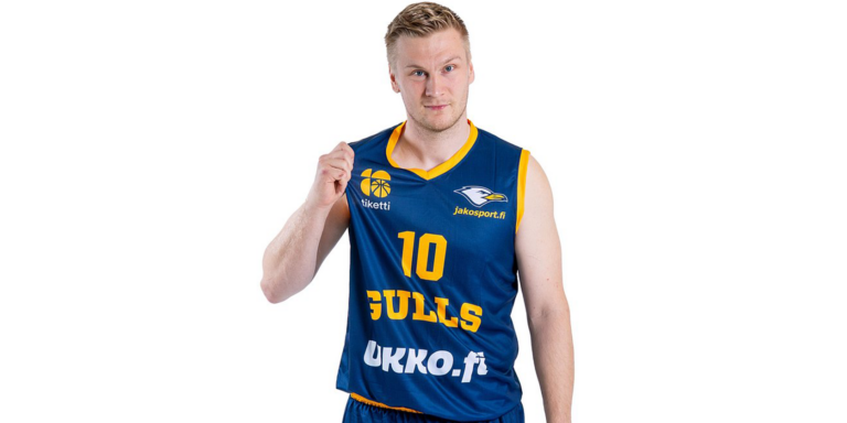 Korisliiga-ennakko: Osku Heinonen kokee saaneensa reissata riittävästi – nyt edessä kova työ hallitsevan mestarin Helsinki Seagullsin riveissä