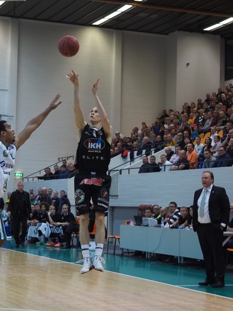 Bisons aloitti Pohjanmaalla tappiolla, Hongalle kotivoitto Kouvoista