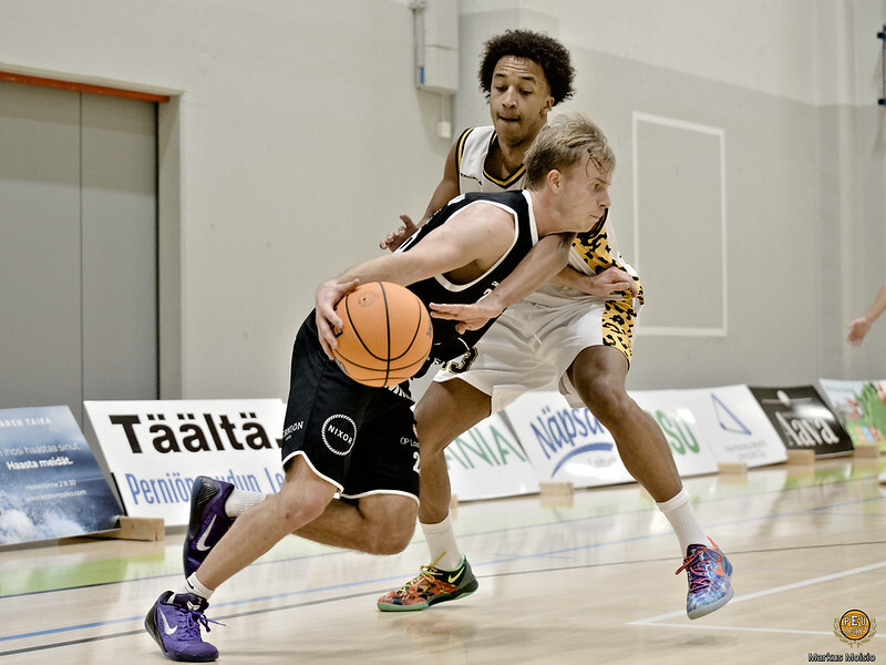 PeU-Basket on ollut vaikea pysäytettävä, kun kokoonpanossa on ollut Daniel Rantapaju ja muut liigamiehet. Kuva: Markus Moisio
