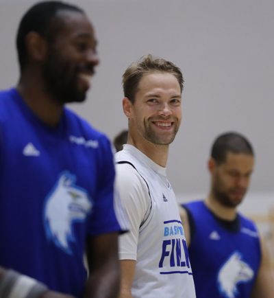 Susijengi ottaa suunnakseen Prahan, Petteri Koponen palaa joukkueen harjoitusvahvuuteen