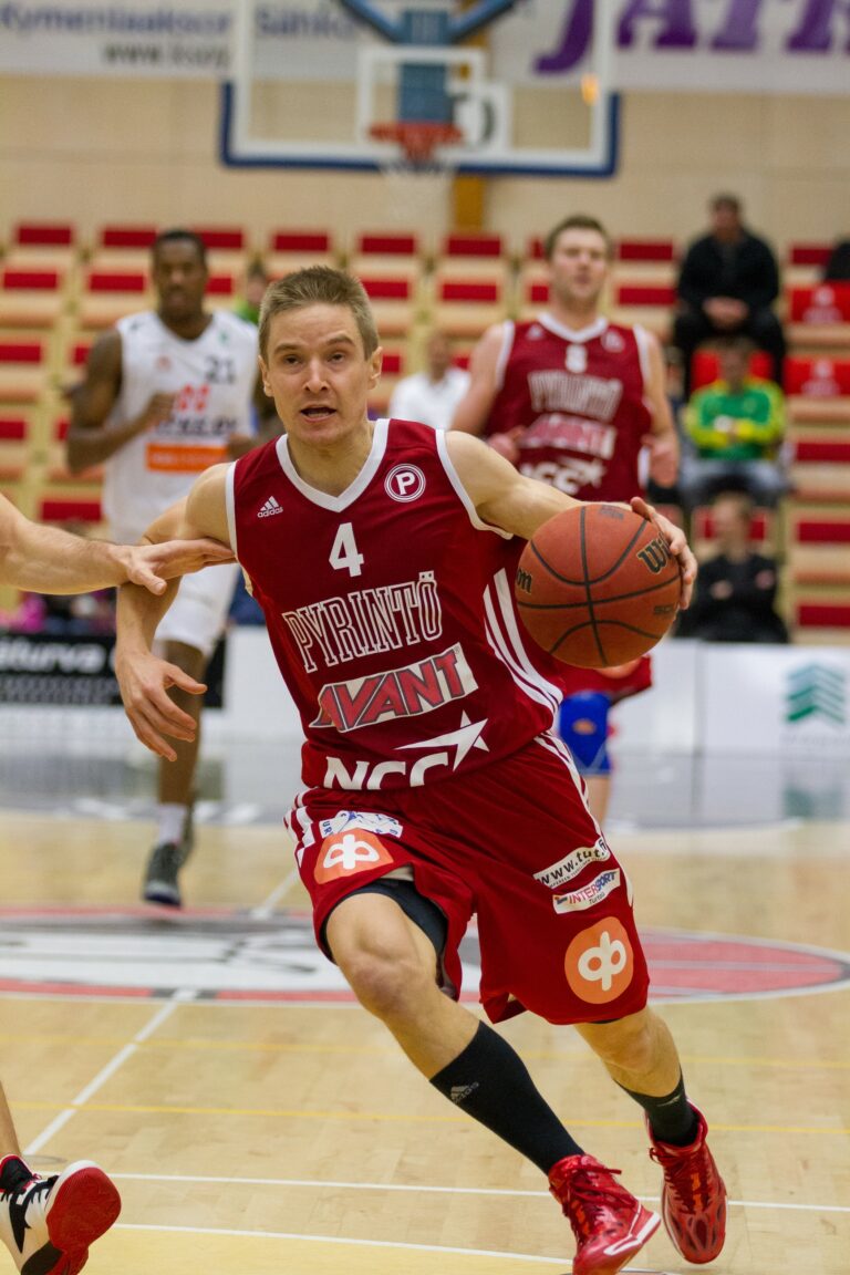 Pyrintö kuittasi tappionsa Lahdelle