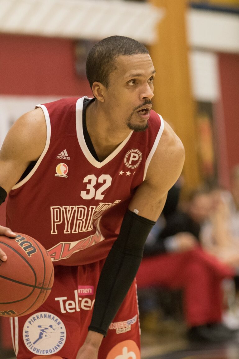 Damon Williams kaikkien aikojen levypalloykköseksi Korisliigan pudotuspeleissä