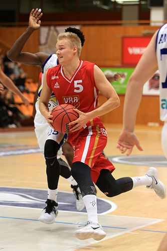 Ura Basket ja Kristika Turku toisiin voittoihin Divari-A:n puolivälierissä