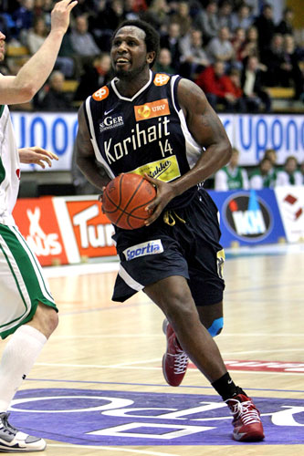 James Reaves palaa Korihaihin