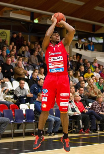 Bisons hotkaisi Korihait