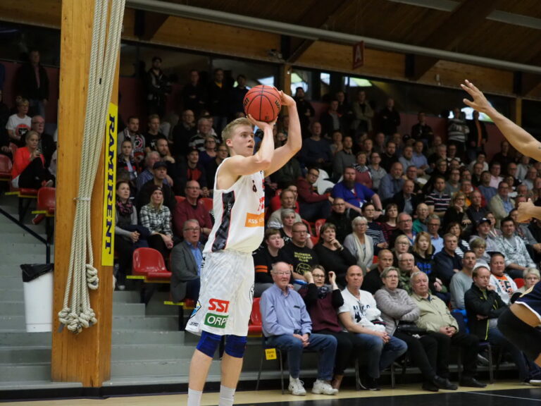 Arttu Saarijärvi Lahti Basketballin riveihin