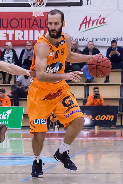 Korisliiga 2016-17 pähkinänkuoressa: Pettymyksestä toipunut Karhu mitalijahtiin tutulla sapluunalla
