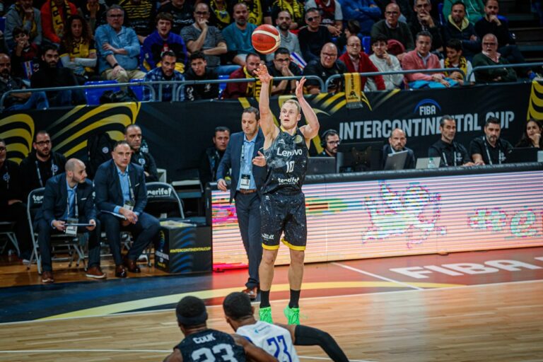 Sasu Salin siivitti Teneriffan FIBA Intercontinental Cupin finaaliin