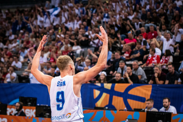 Susijengi raateli Puolan, EM-voittotili riemuiten auki!