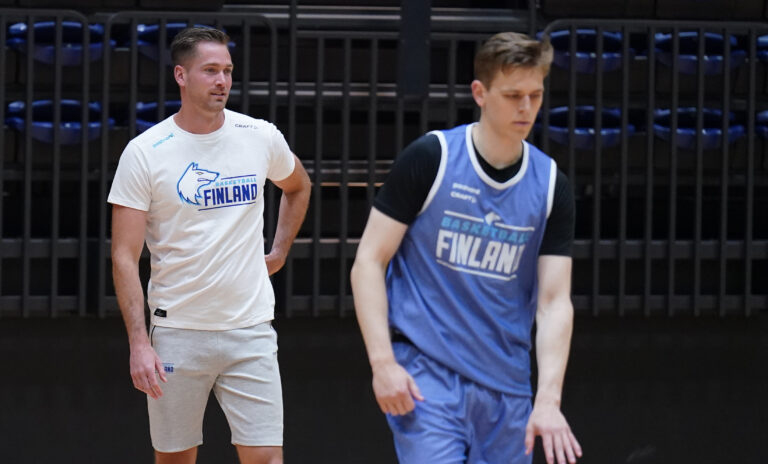 Utah Jazzin Sean Sheldon vahvistaa Susijengin valmennusta