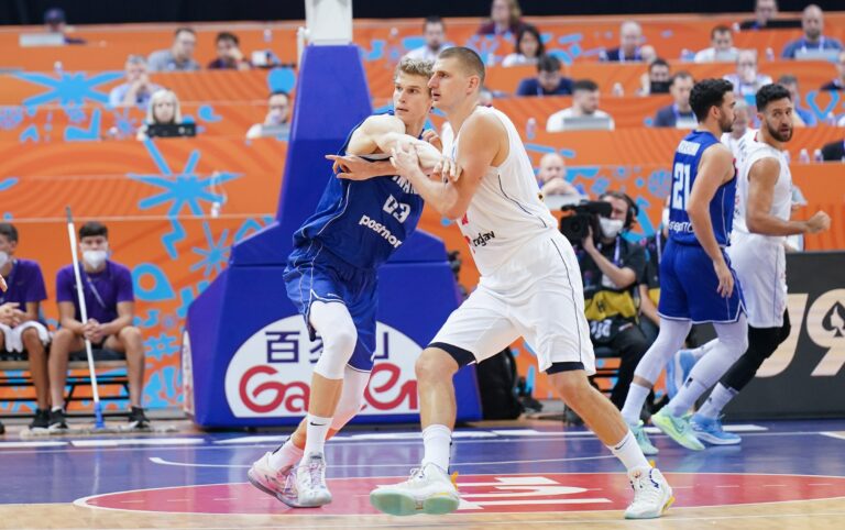 Lauri Markkanen Nikola Jokicin kohtaamisesta: ”Vaarallisin koripalloilija maailmassa”