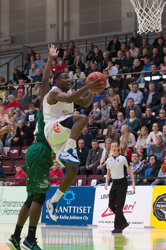 Voittoputkeen Vilppaan piiskannut Juwan Staten Korisliigan maaliskuun pelaaja