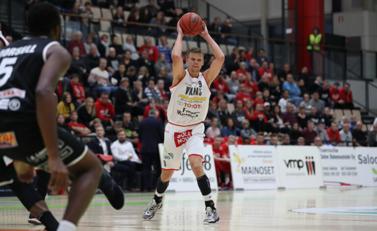 Vilpas maksoi kalavelkojaan Karhu Basketille, jo kahdeksas voitto putkeen