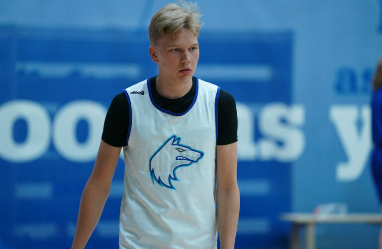 Valtteri Mervola murjoo Kataja Basketin maajoukkue-ennätyksiä uuteen uskoon