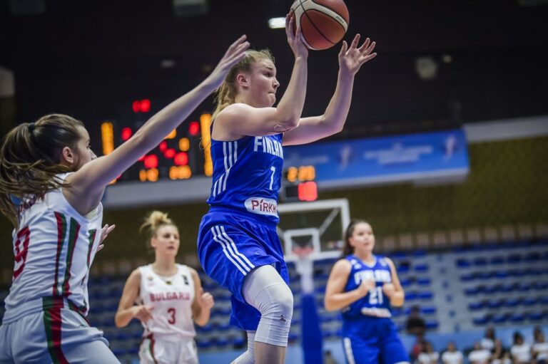 Bulgaria vei EM-finaalin, Suomen 20-vuotiaat naiset B-divisioonan hopealle