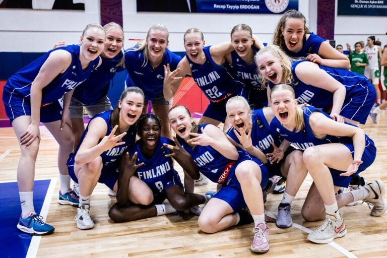 Suomen 18-vuotiaat tytöt varmistivat A-divisioonapaikkansa EM-kisoissa – Aarnisalo 33 pistettä Portugalin kaadossa