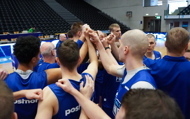 Susijengi ja Sveitsi vahvistivat tusinansa sunnuntain otteluun