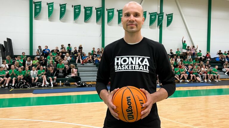 Tuukka Kotti vahvistamaan Tapiolan Honkaa
