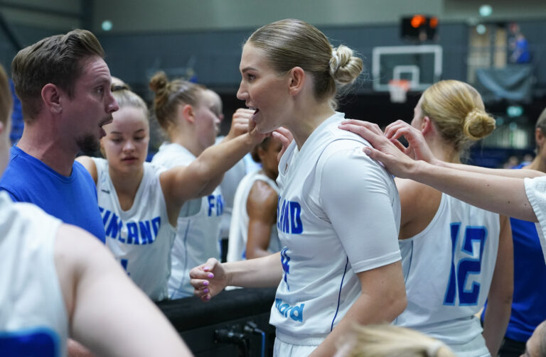 Annika Holopainen lopettaa koripallouransa