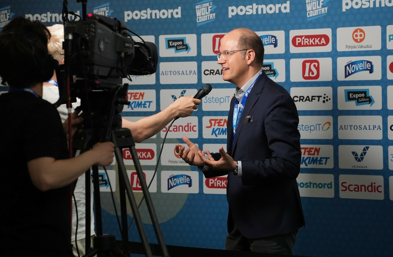Zagklis antoi Suomi-Uusi-Seelanti -ottelun jälkeen haastatteluja suomalaismedialle.