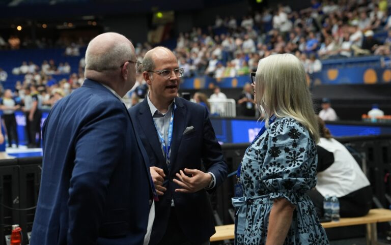Suomi vankistaa asemaansa koripallokartalla, FIBA:n pääsihteeri Andreas Zagklis vieraili Suomessa