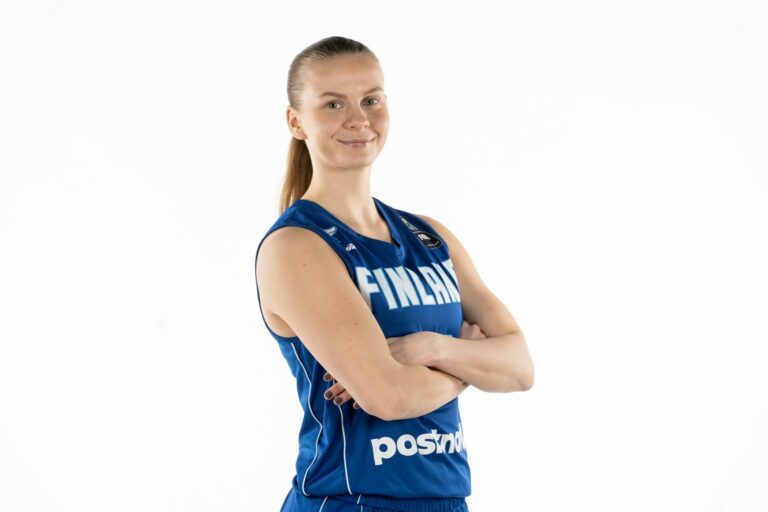 Lotta Vesiluoma palaa Naisten Korisliigaan ToPon paidassa