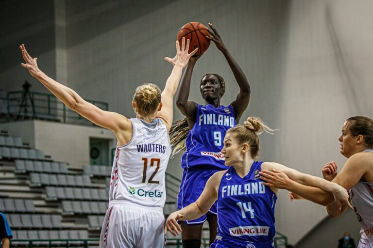 Belgia osoitti suuruutensa Susiladiesille toisella puoliajalla
