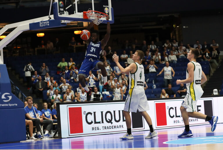 Susijengi rallatteli yli sadan pisteen, nuori Liettua pisti mallikkaasti kampoihin