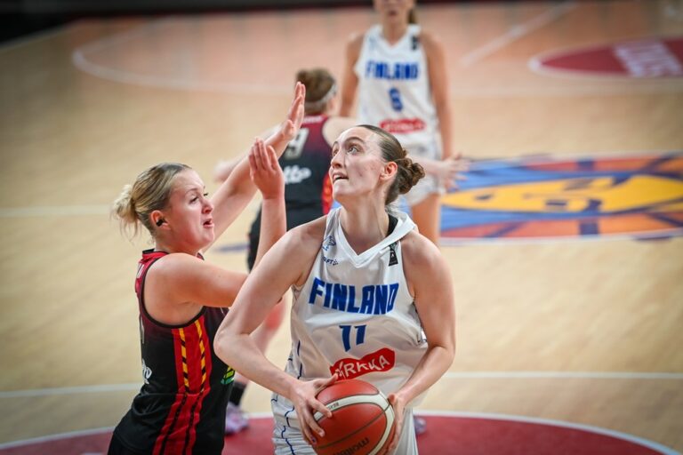 20-vuotiaat naiset pitivät päänsä kylmänä ja kaatoivat Belgian