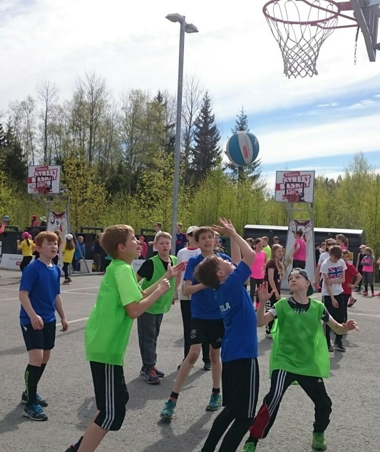 Katukorista ja kannustushuutoja – Pirkka Street Basket Tampereella