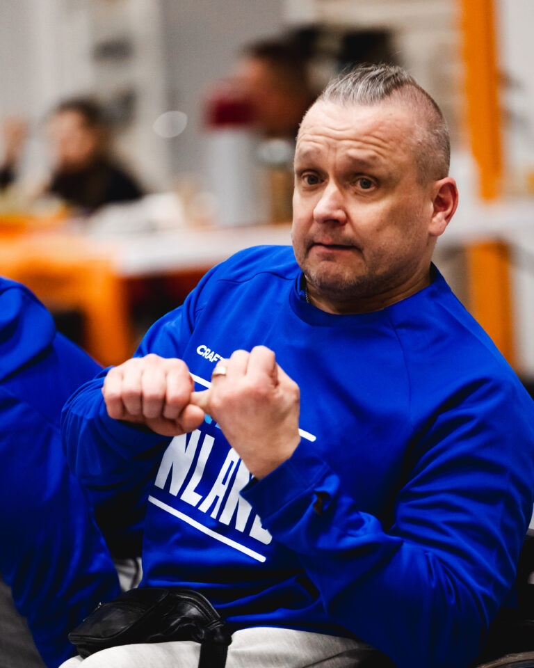 Pyörätuolikoripallomaajoukkueen valmentaja Juha Luukkonen: ”Sitoutuminen on kohdallaan”