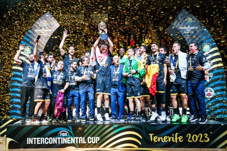 Sasu Salin juhli FIBA Intercontinental Cupin voittoa
