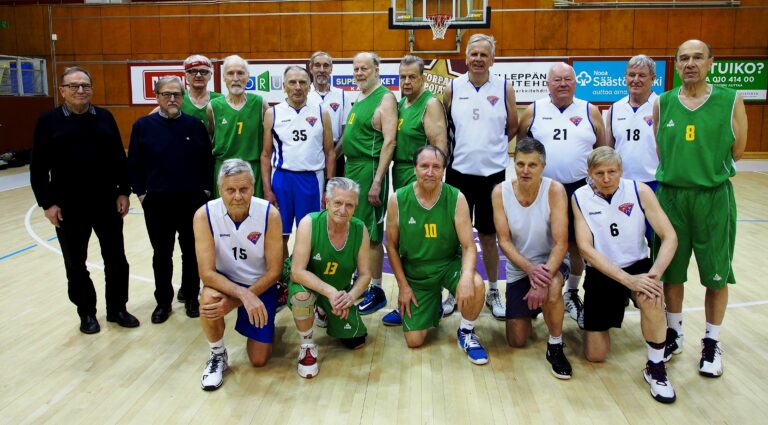 Historiallinen 75-vuotiaiden miesten SM-sarja käynnissä