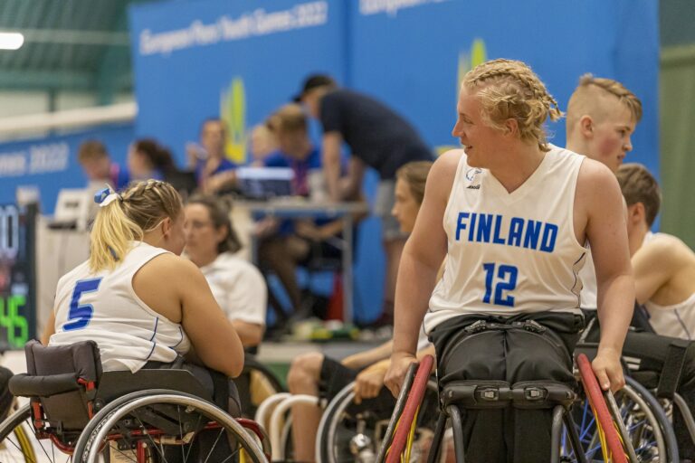 Suomen nuorten pyörätuolikoriksen maajoukkueelle arvokasta kokemusta EPYGin avauspäivänä