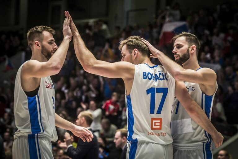 Venäjä murskavoittoon Bulgariasta, Tshekki antoi Susijengille tulitukea