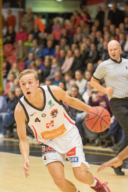 Kouvot kaatoi Seagullsin ja KTP haki sarjapisteet Korihailta