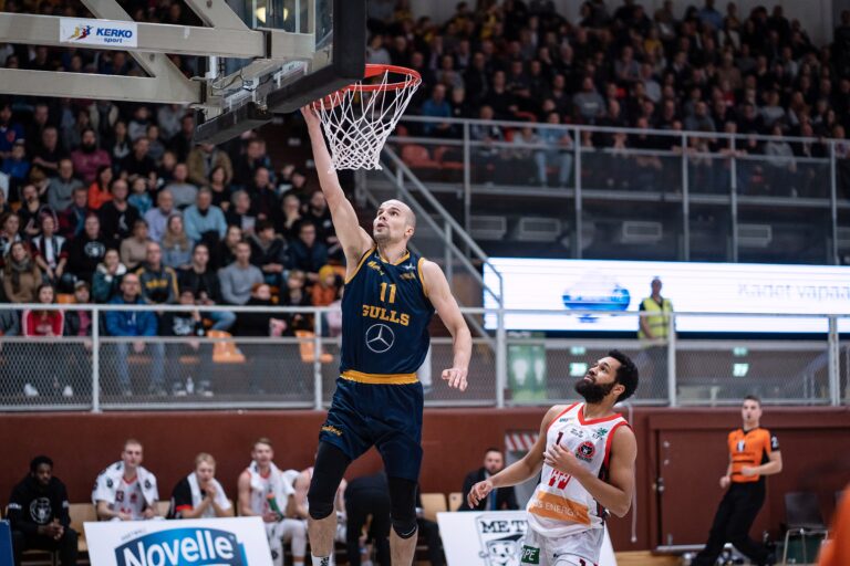 Susijengi-ikoni Tuukka Kotti jatkaa Seagullsissa
