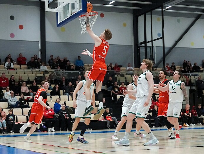 Ura Basket ja Tapiolan Honka II ratkaisevat paikan välierissä keskiviikkona. Kuva: Hannu Soon
