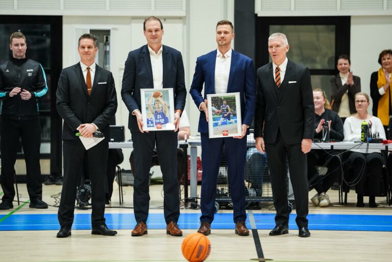 Ura Basket liitti Ville Kauniston ja Matti Nuutisen kunniagalleriaansa